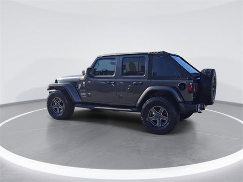 Used 2018 Jeep Wrangler Unlimited Sahara image 6