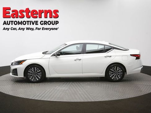 Used 2025 Nissan Altima 2.5 SV image 59