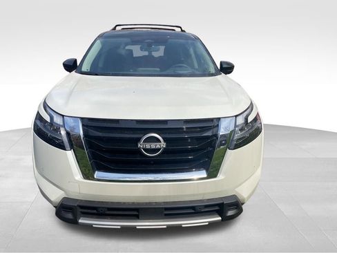Used 2024 Nissan Pathfinder Platinum w/ Cargo Package image 32