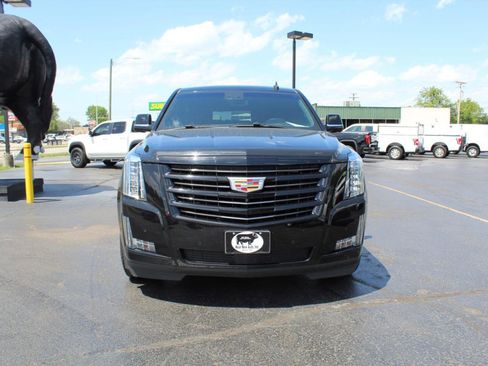 Used 2019 Cadillac Escalade ESV Platinum w/ Escalade Sport Edition AWD/4WD image 2