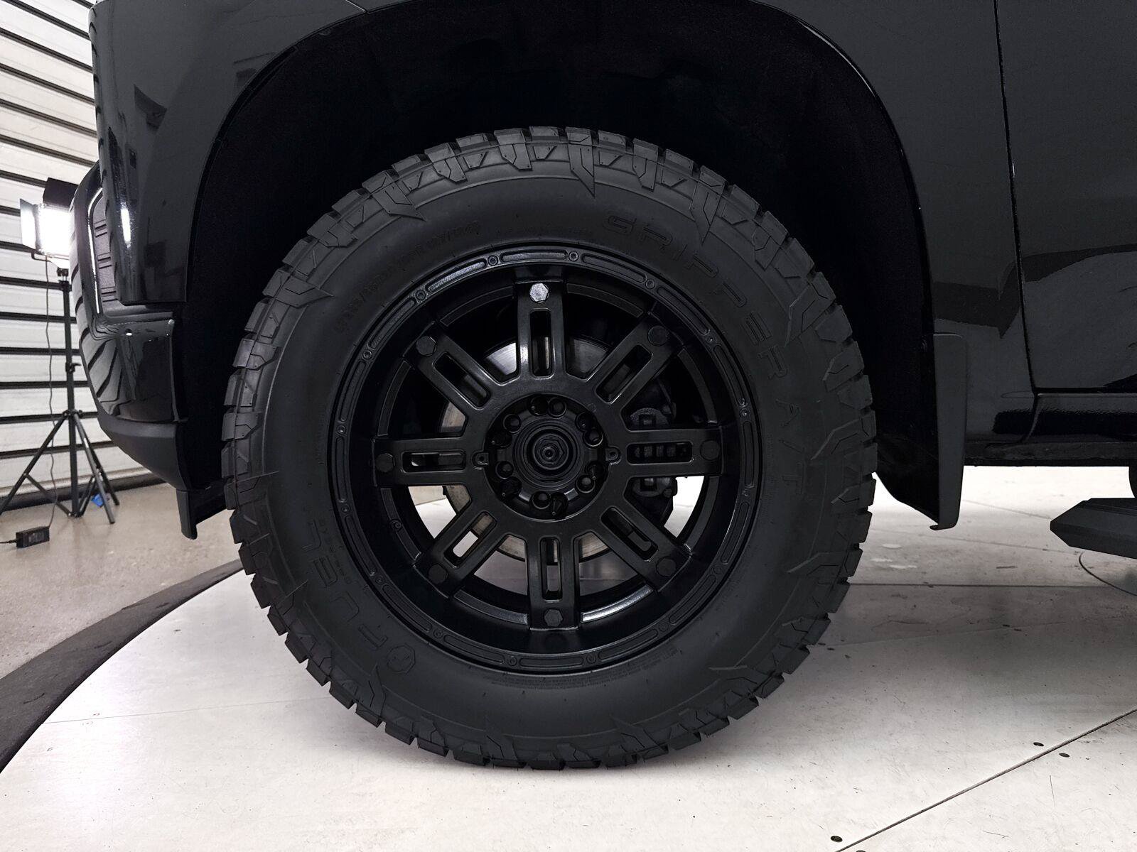 Used 2021 Chevrolet Silverado 1500 RST w/ Convenience Package II AWD/4WD image 16