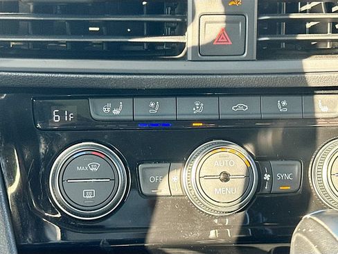 Used 2021 Volkswagen Jetta SEL Premium FWD image 21