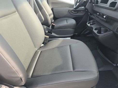 Used 2025 Mercedes-Benz Sprinter 2500 image 21