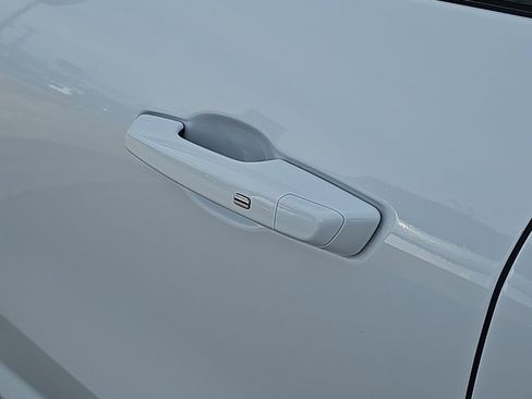 Certified 2025 Buick Enclave Sport Touring image 10