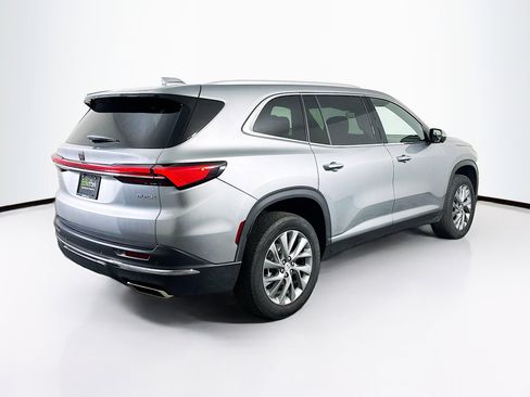 Used 2025 Buick Enclave Preferred image 9