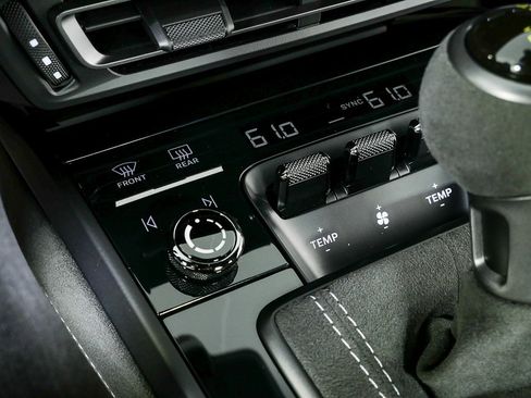 Certified 2023 Porsche 911 GT3 image 18