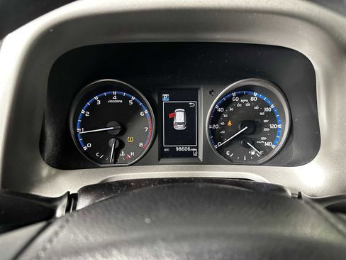 Used 2017 Toyota RAV4 LE image 15