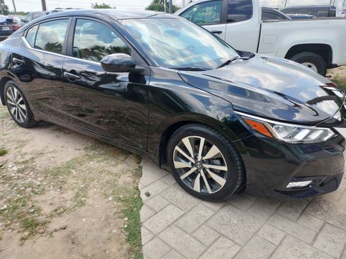 Used 2021 Nissan Sentra SV w/ SV Premium Package image 2