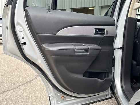 Used 2015 Lincoln MKX AWD w/ Equipment Group 102A image 11