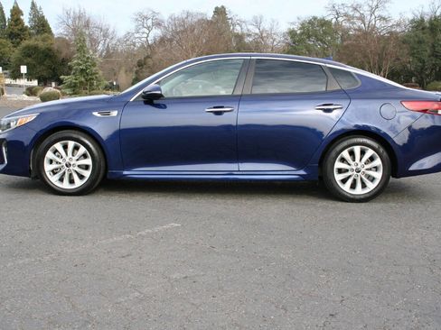Used 2018 Kia Optima S image 8