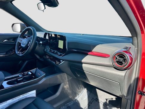 Used 2025 Chevrolet Equinox RS image 28