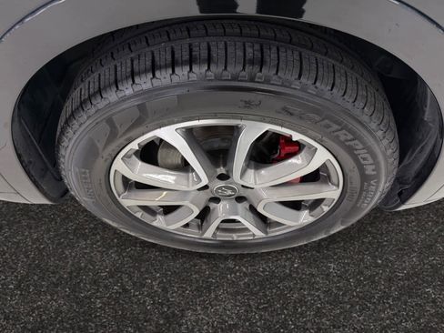 Used 2021 Maserati Levante image 9