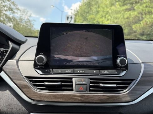 Used 2023 Nissan Altima 2.5 SV image 17
