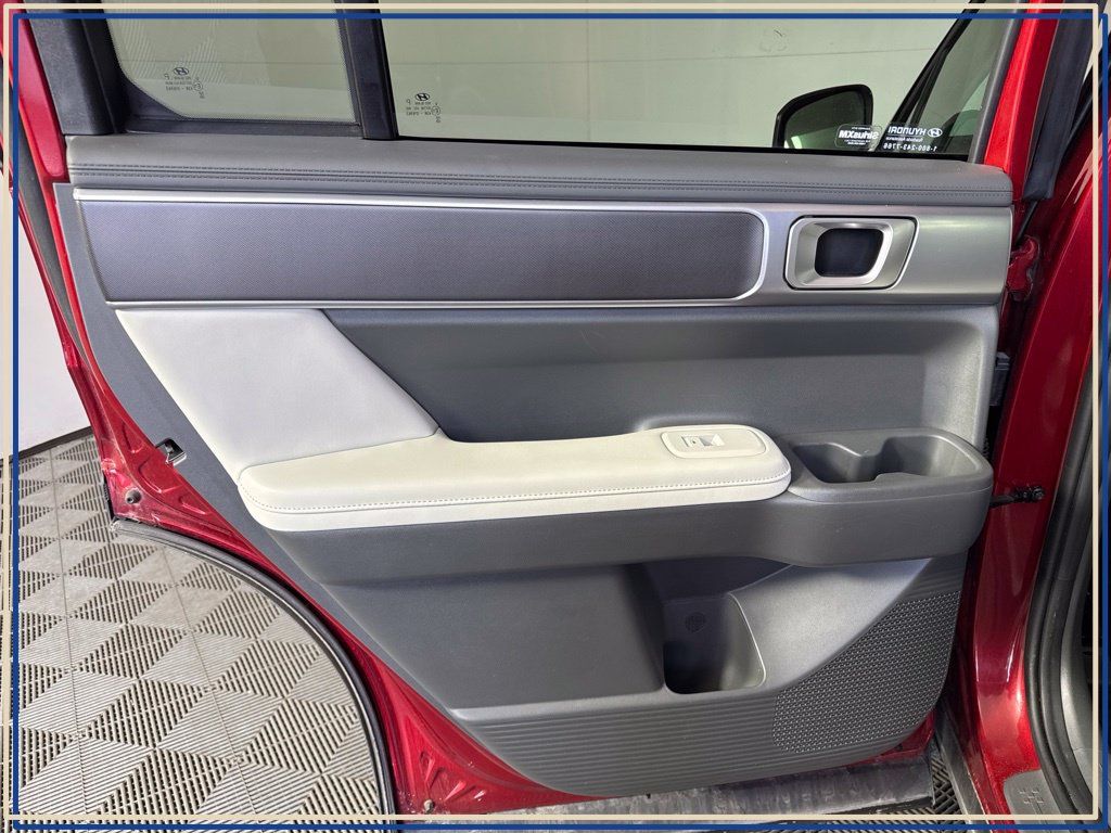Used 2025 Hyundai Santa Fe SEL AWD/4WD image 32