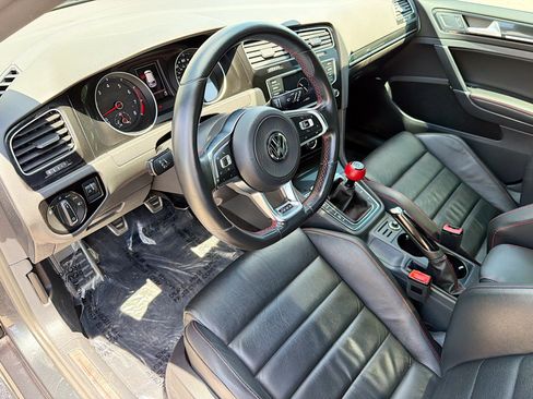 Used 2017 Volkswagen GTI SE FWD image 24