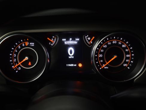 Used 2019 Jeep Wrangler Unlimited Sport image 3