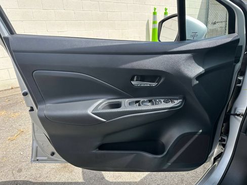 Used 2025 Nissan Versa SV FWD image 18