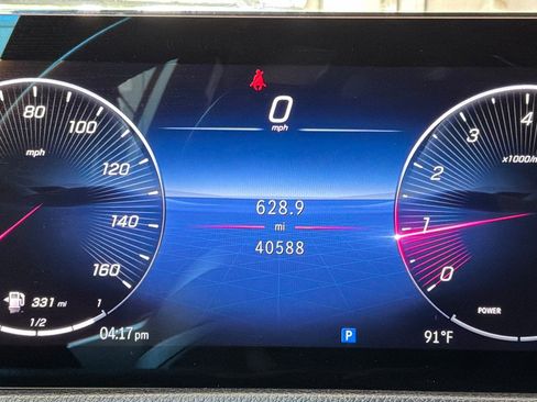 Used 2025 Mercedes-Benz GLB 250 image 47