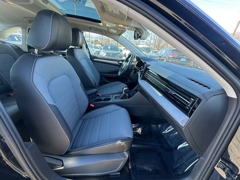 Used 2025 Volkswagen Jetta SE image 25