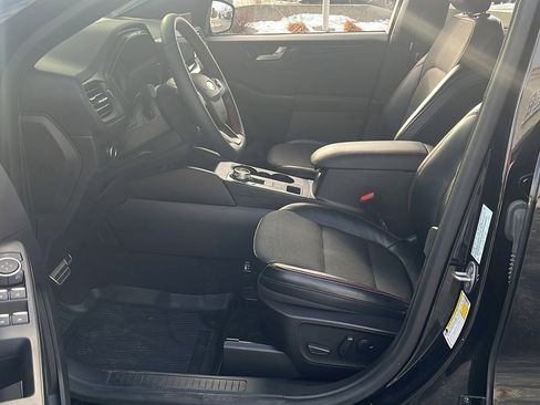 Used 2023 Ford Escape ST-Line w/ Tech Pack #1 image 11