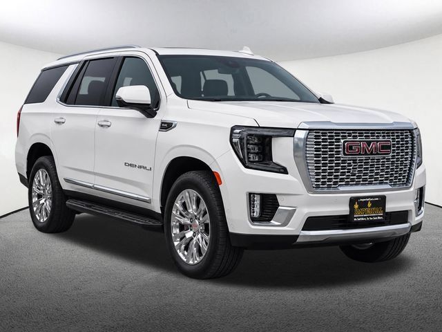 Used 2023 GMC Yukon Denali w/ Advanced Technology Package AWD/4WD image 2