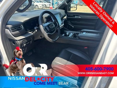Used 2024 Jeep Wagoneer L Series II RWD image 14