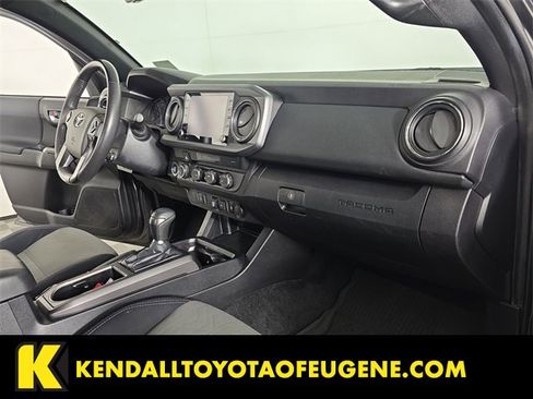 Used 2021 Toyota Tacoma TRD Off-Road image 21