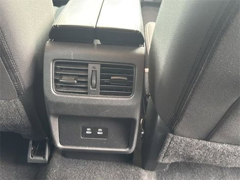 Used 2024 Nissan Rogue SV image 40