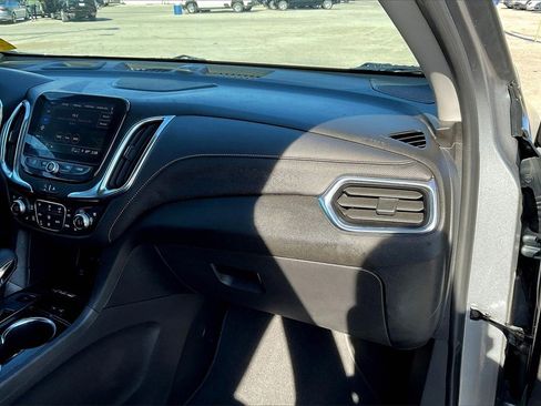 Used 2023 Chevrolet Equinox Premier image 16