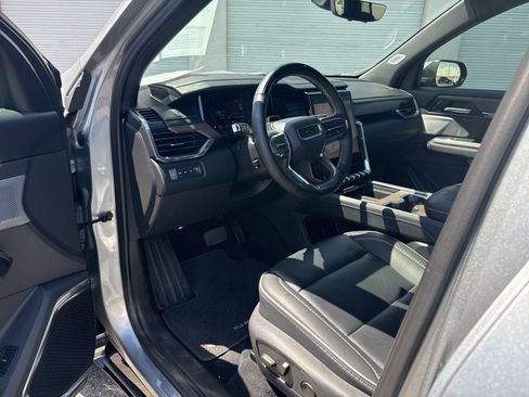 Used 2024 GMC Acadia Denali w/ Super Cruise Package AWD/4WD image 9