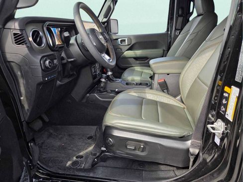 Used 2024 Jeep Wrangler High Altitude AWD/4WD image 10