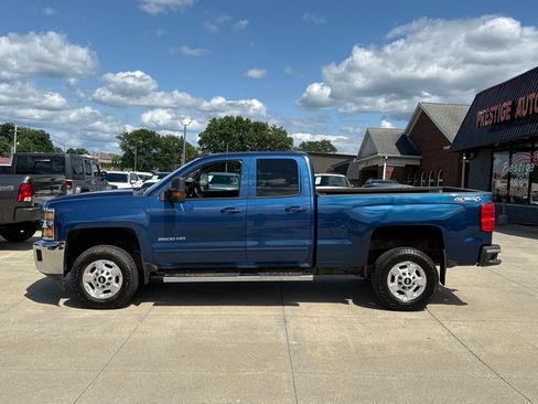 Used 2015 Chevrolet Silverado 2500 LT w/ LT Convenience Package AWD/4WD image 3