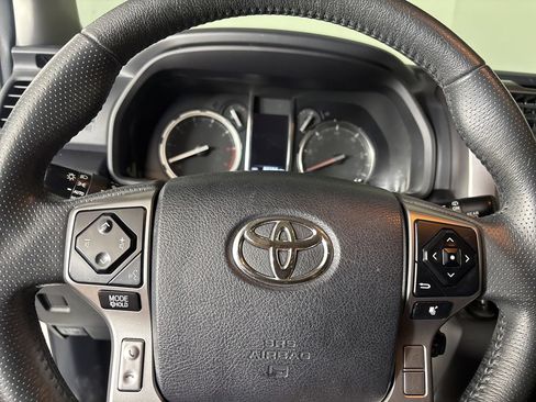 Used 2021 Toyota 4Runner Limited AWD/4WD image 16