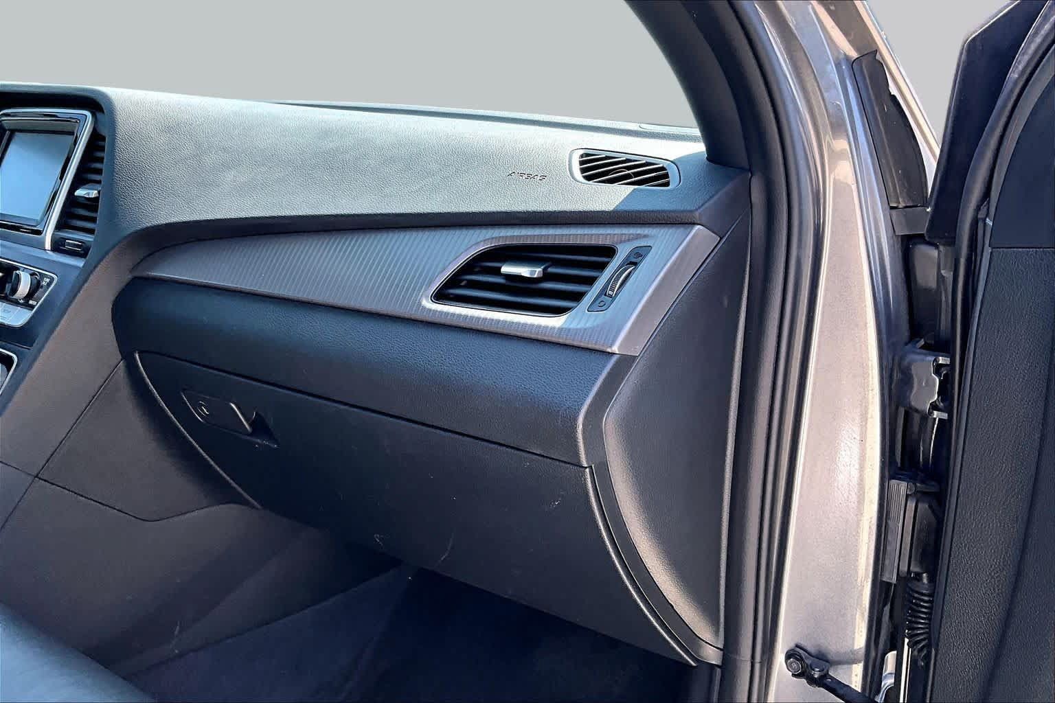 Used 2018 Hyundai Sonata Sport FWD image 16