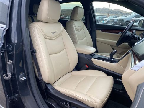Used 2019 Cadillac XT5 Luxury image 5