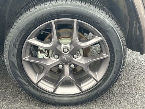 Used 2021 Jeep Grand Cherokee Limited image 11