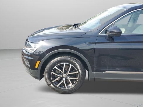 Used 2021 Volkswagen Tiguan SE image 33