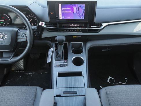 New 2026 Toyota Sienna LE FWD image 14