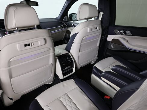 Used 2021 BMW ALPINA XB7 image 59