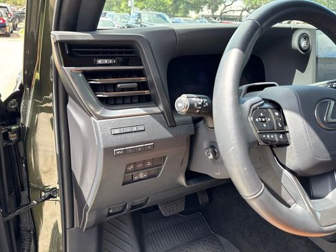 Used 2025 Lexus GX 550 w/ Accessory Package (2T) AWD/4WD image 13