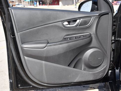 Used 2022 Hyundai Kona Limited image 8