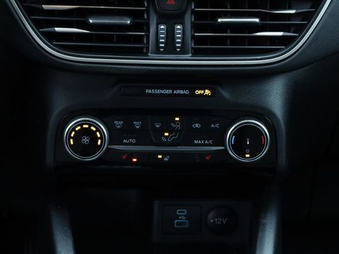 Used 2022 Ford Escape SE w/ Cold Weather Package image 29