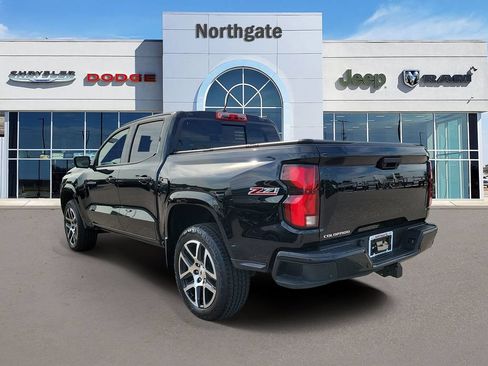 Used 2024 Chevrolet Colorado Z71 w/ Z71 Convenience Package 2 AWD/4WD image 3