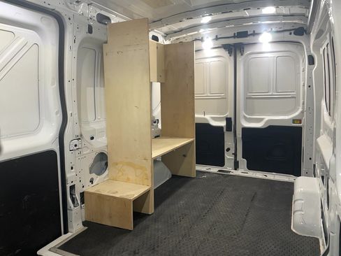 Used 2022 Ford Transit 250 Medium Roof AWD image 13