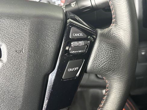 Used 2024 Nissan Frontier PRO-4X AWD/4WD image 27