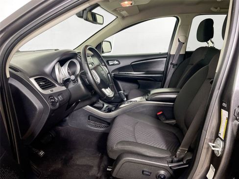 Used 2019 Dodge Journey SE w/ Premium Group FWD image 5