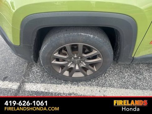 Used 2016 Jeep Renegade 75th Anniversary FWD image 12