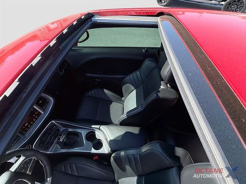 Used 2016 Dodge Challenger SRT Hellcat RWD image 23