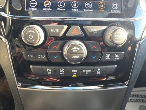 Certified 2020 Jeep Grand Cherokee Overland image 23