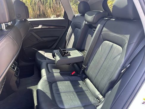 Used 2019 Audi Q5 2.0T Premium w/ Convenience Package AWD/4WD image 36